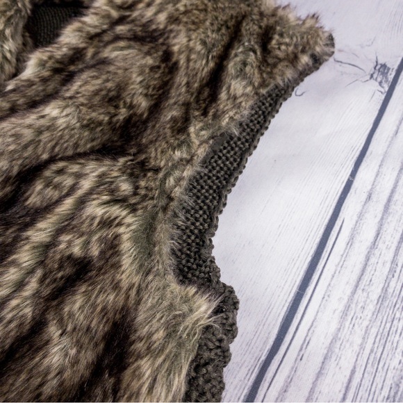 ‼️SOLD‼️ Brown Faux Fur Vest - XL - Picture 10 of 16